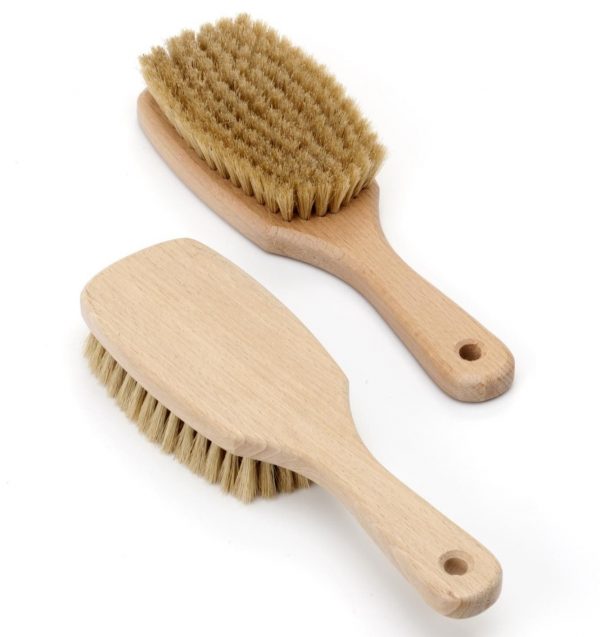 Massagebürste mit Stiel und Aufhängeloch, Naturborsten weich.