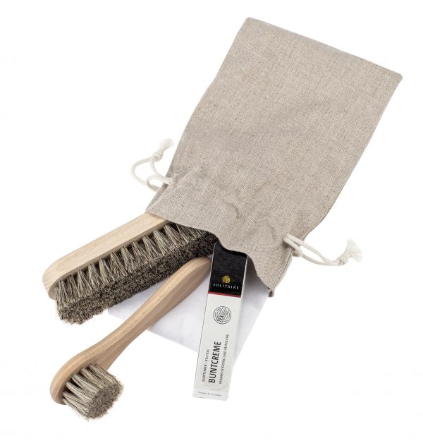 Pure Nature Schuhpflege-Set im Leinenbeutel mit Baumwollkordel, beinhaltet Glanzbürste, Cremebürste, Schuhcreme und Poliertuch