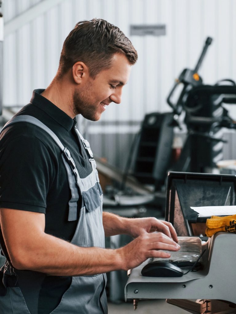 Produktionsassistent 768x1024